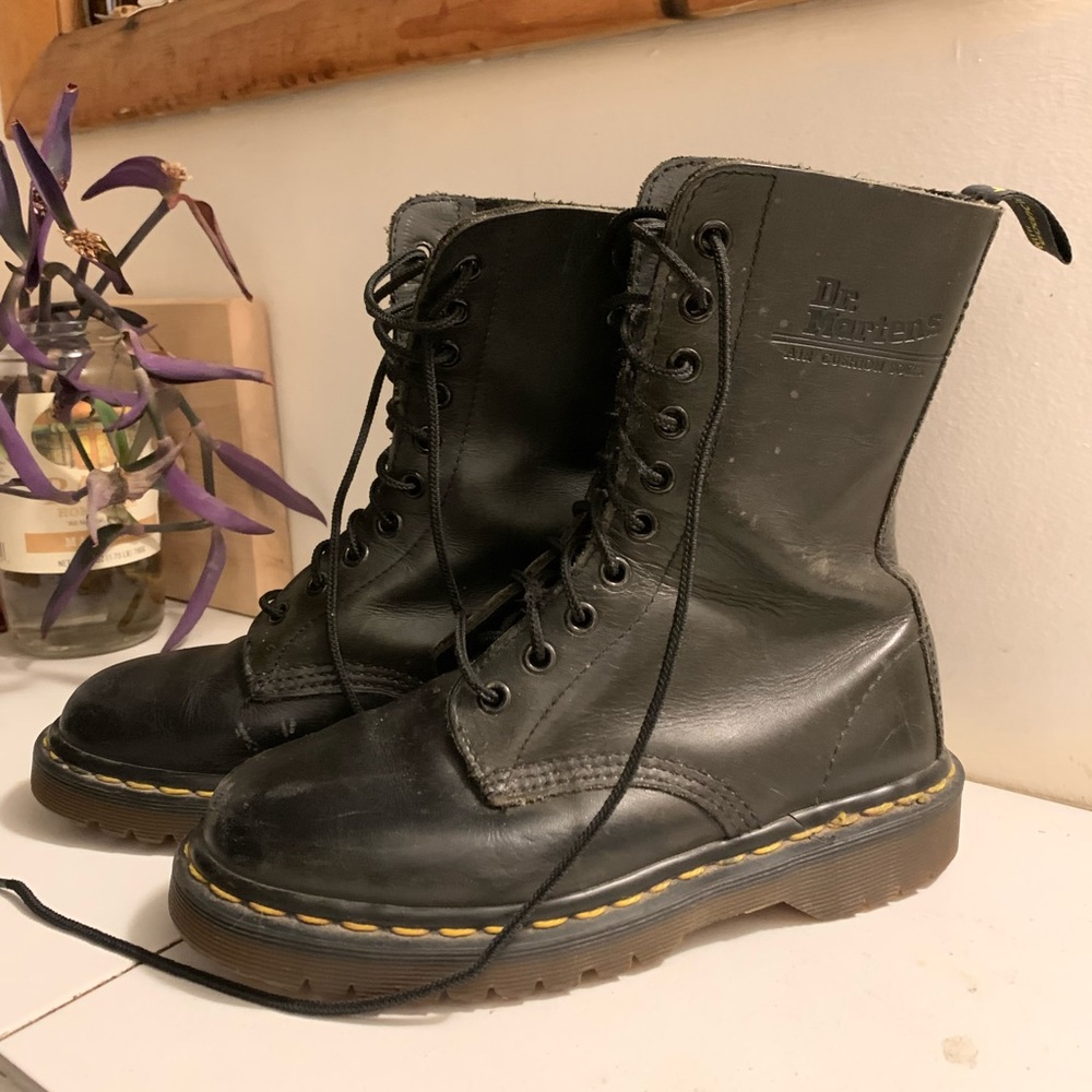 black doc marten boots! adult size 5/kiddo size 3